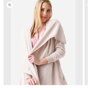 UGG Women's Orla Blanket
Fleece Cardigan cream ivory beige neutral nude